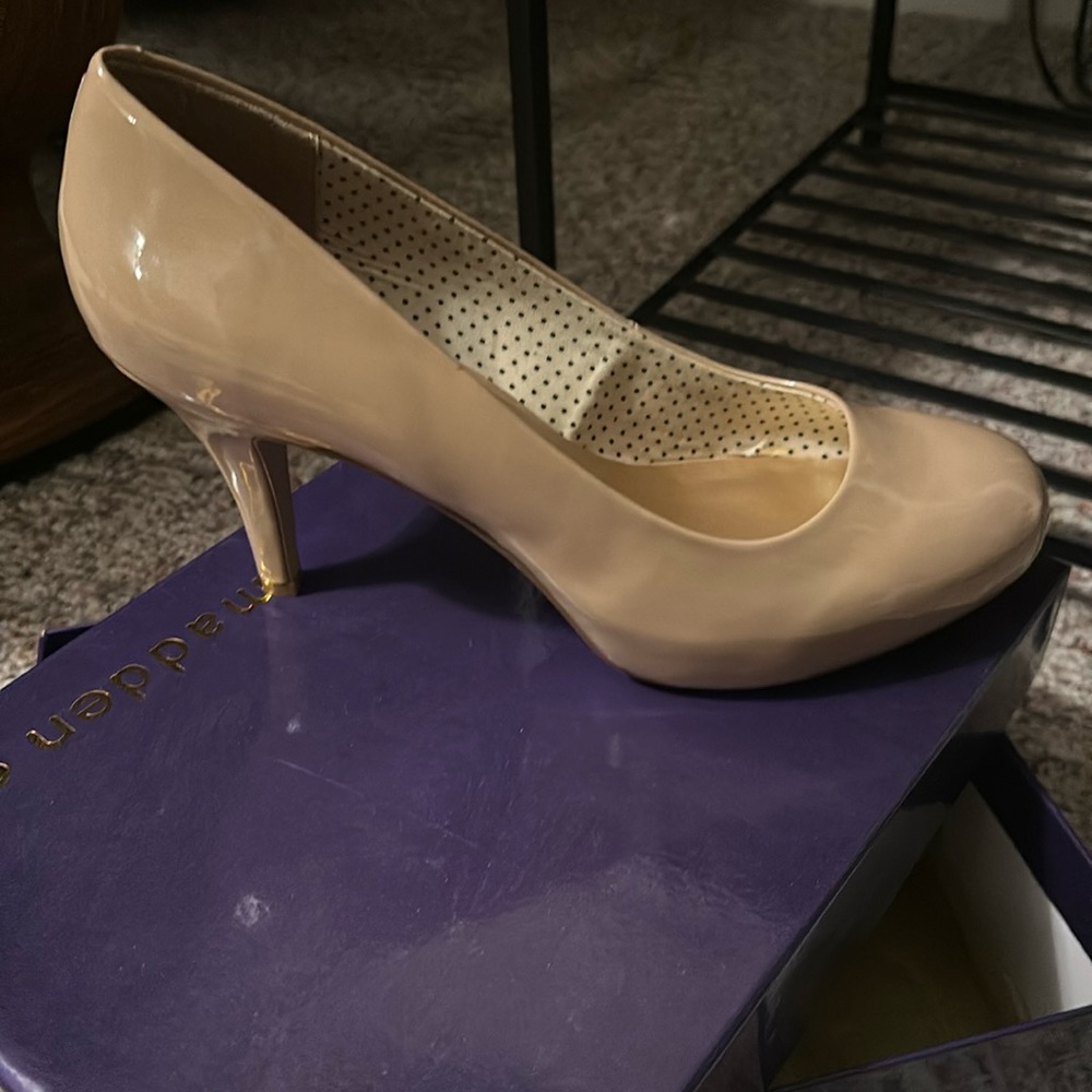 Madden Girl pumps